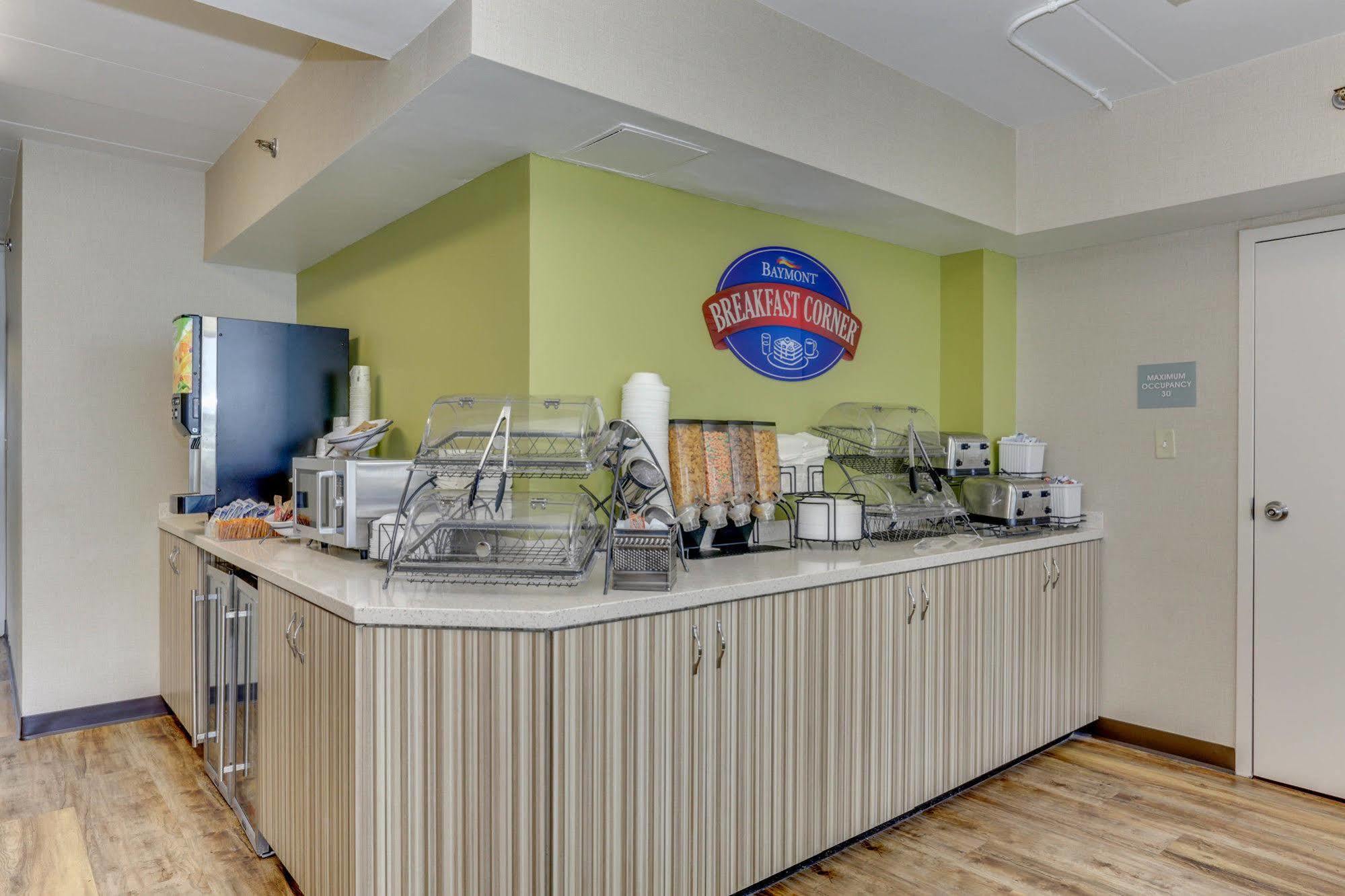 Baymont By Wyndham Virginia Beach Oceanfront Екстер'єр фото